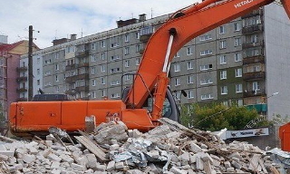 Вывоз строительного мусора с участка в Климовске недорого от 1545 руб. | 2Землекопа-Клс