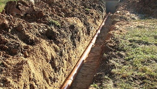 Копка траншей для водопровода в Климовске: цена за метр от 927 руб.